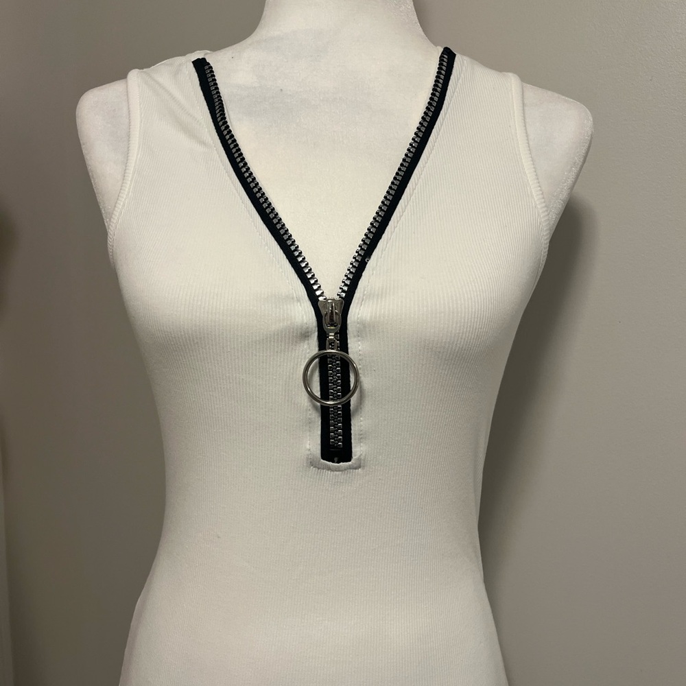 Tank top white size medium